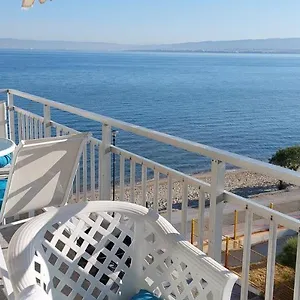 Sea View Perea Apartment